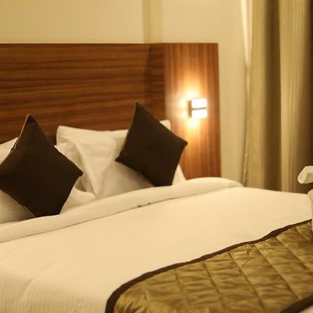 Kyriad Hotel Solapur By Othpl Экстерьер фото