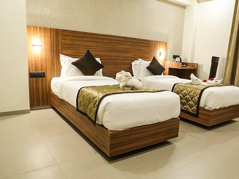 Kyriad Hotel Solapur By Othpl Экстерьер фото
