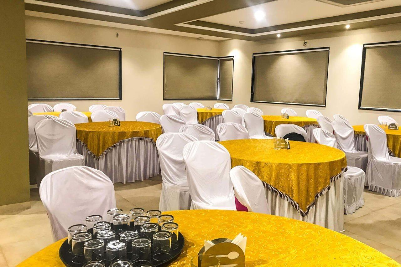 Kyriad Hotel Solapur By Othpl Экстерьер фото