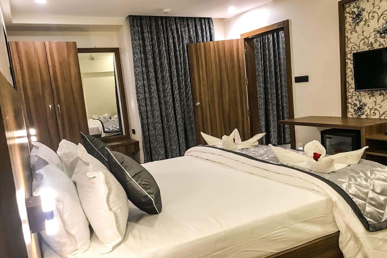 Kyriad Hotel Solapur By Othpl Экстерьер фото
