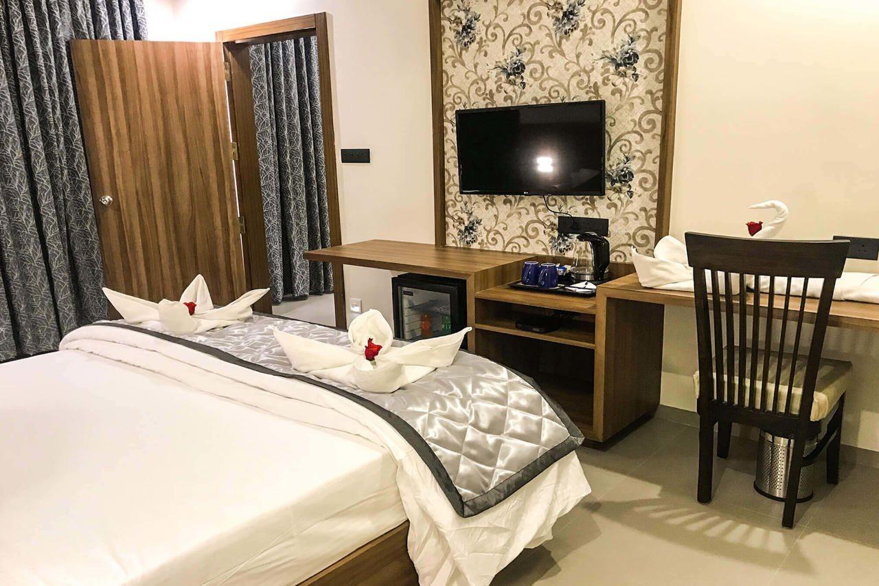 Kyriad Hotel Solapur By Othpl Экстерьер фото