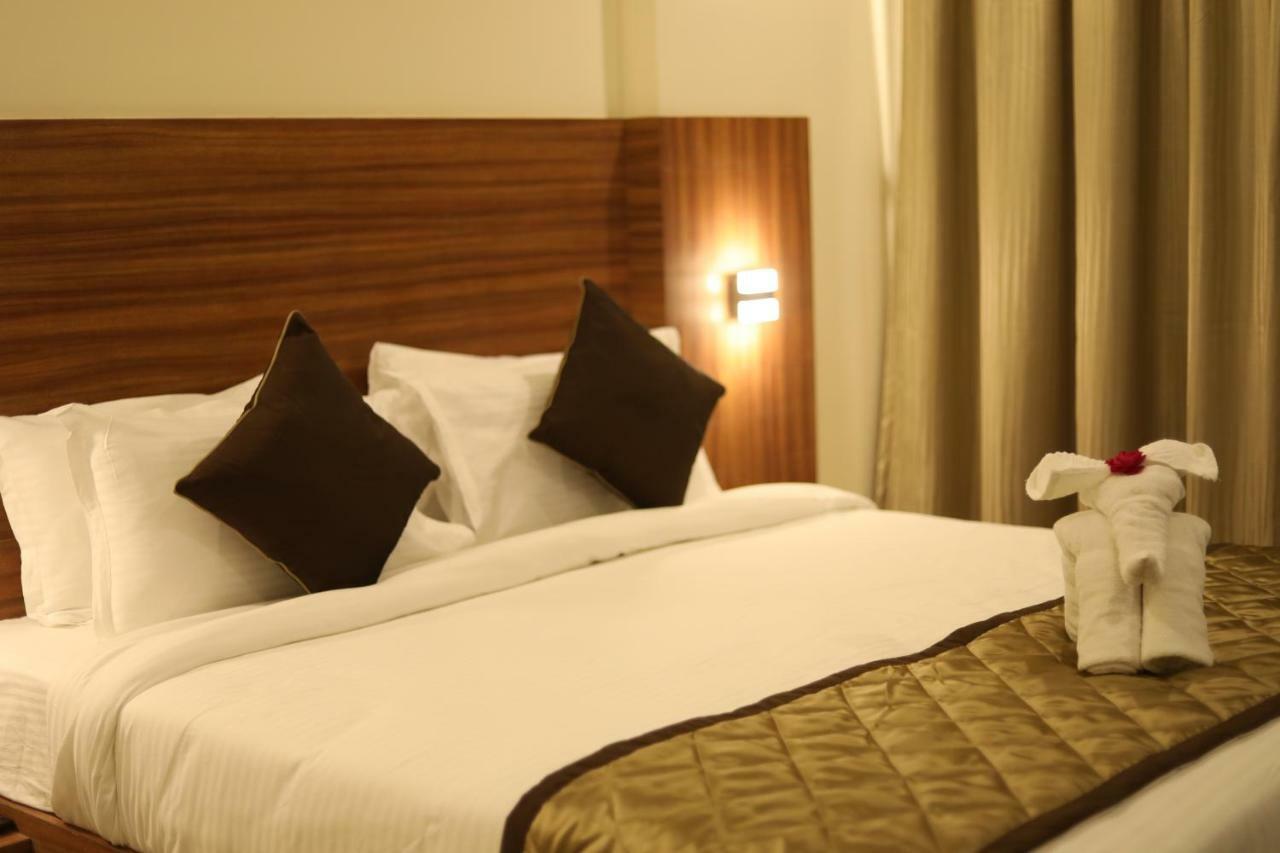 Kyriad Hotel Solapur By Othpl Экстерьер фото