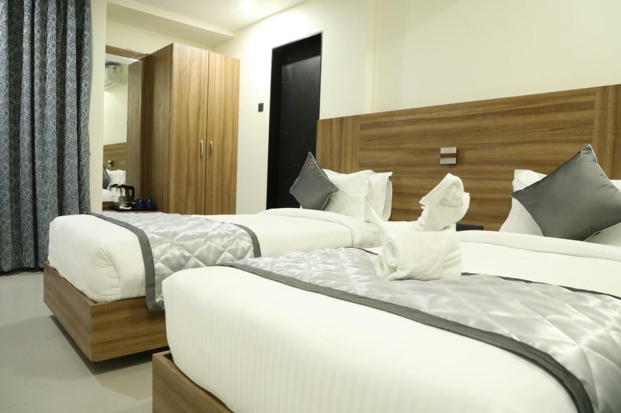 Kyriad Hotel Solapur By Othpl Экстерьер фото