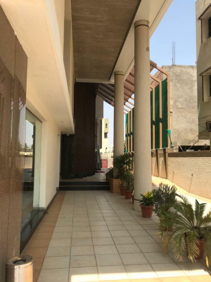 Kyriad Hotel Solapur By Othpl Экстерьер фото