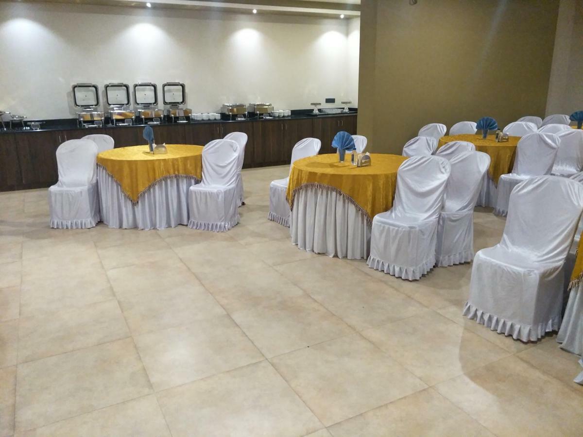 Kyriad Hotel Solapur By Othpl Экстерьер фото