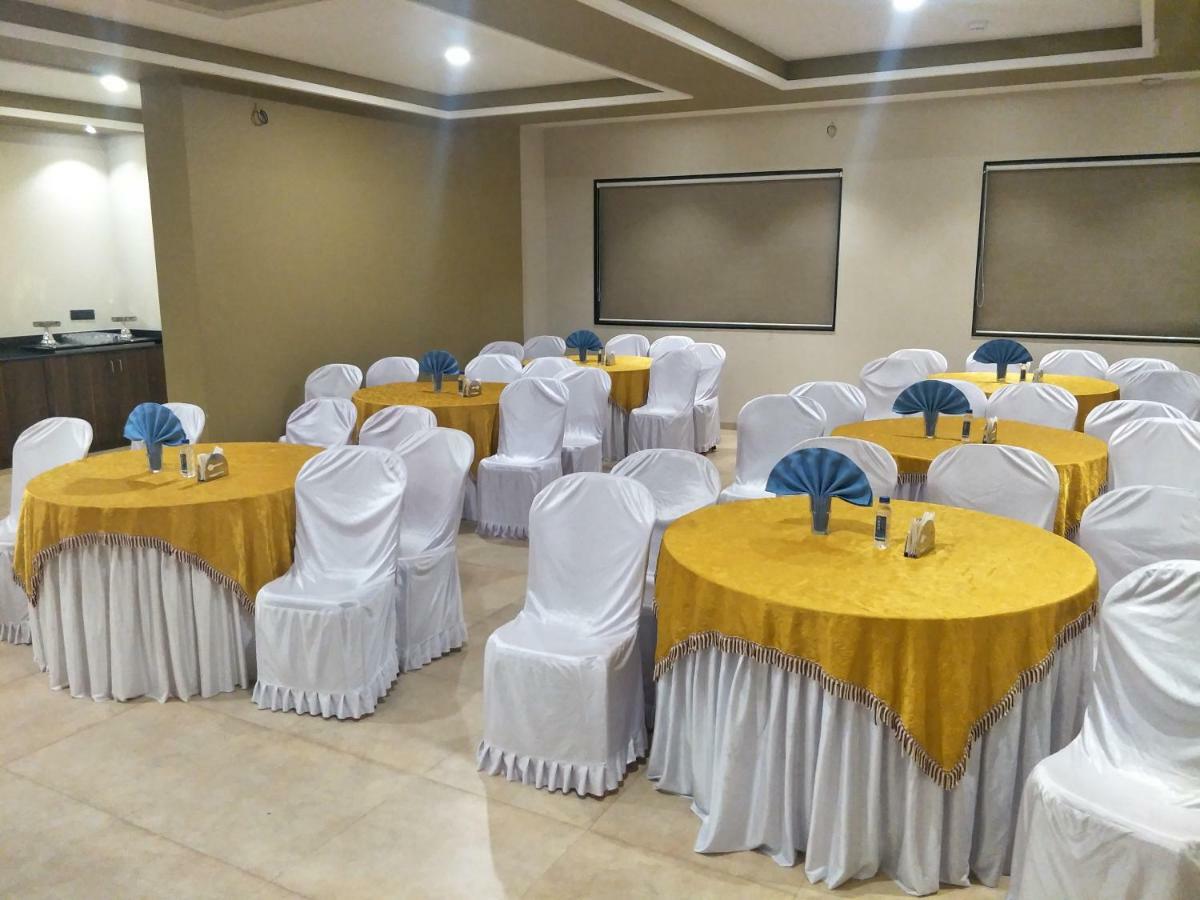Kyriad Hotel Solapur By Othpl Экстерьер фото