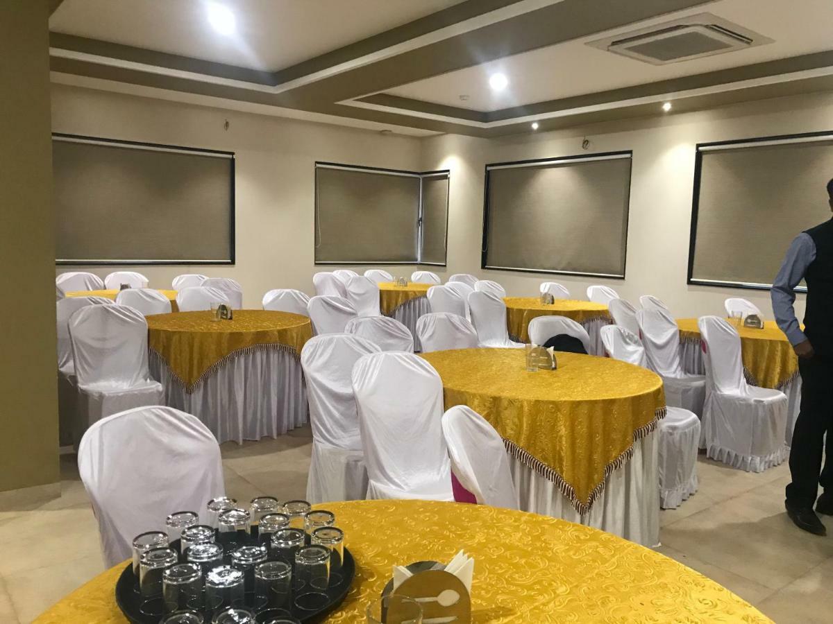 Kyriad Hotel Solapur By Othpl Экстерьер фото