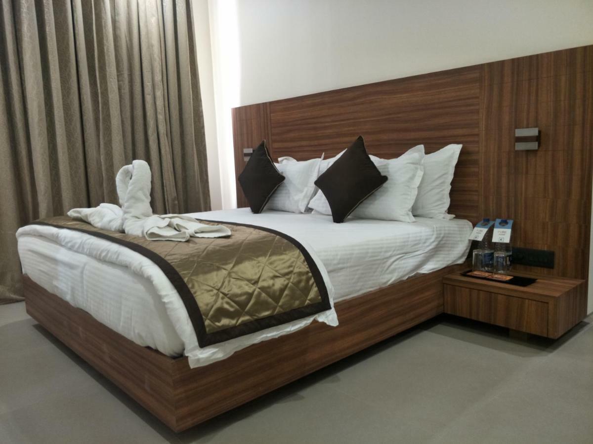 Kyriad Hotel Solapur By Othpl Экстерьер фото