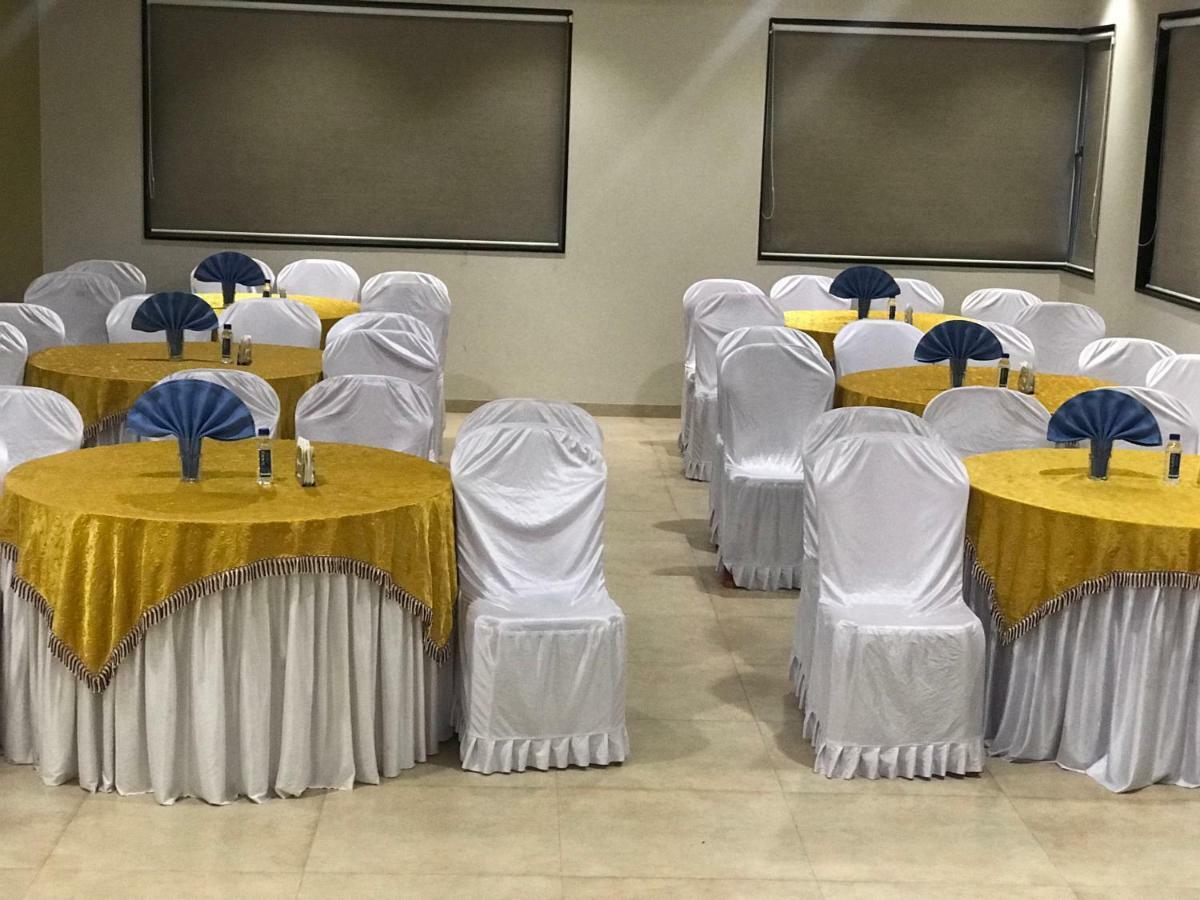 Kyriad Hotel Solapur By Othpl Экстерьер фото