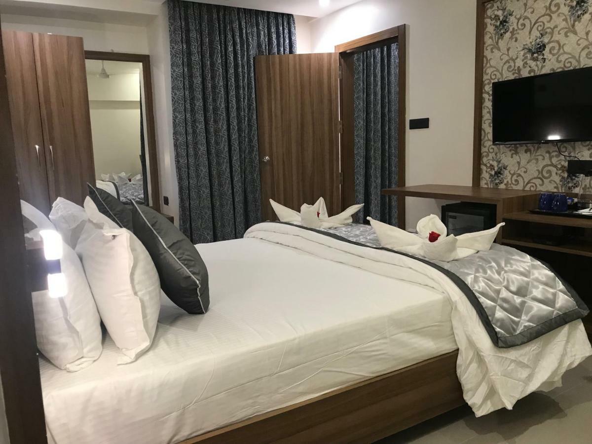 Kyriad Hotel Solapur By Othpl Экстерьер фото
