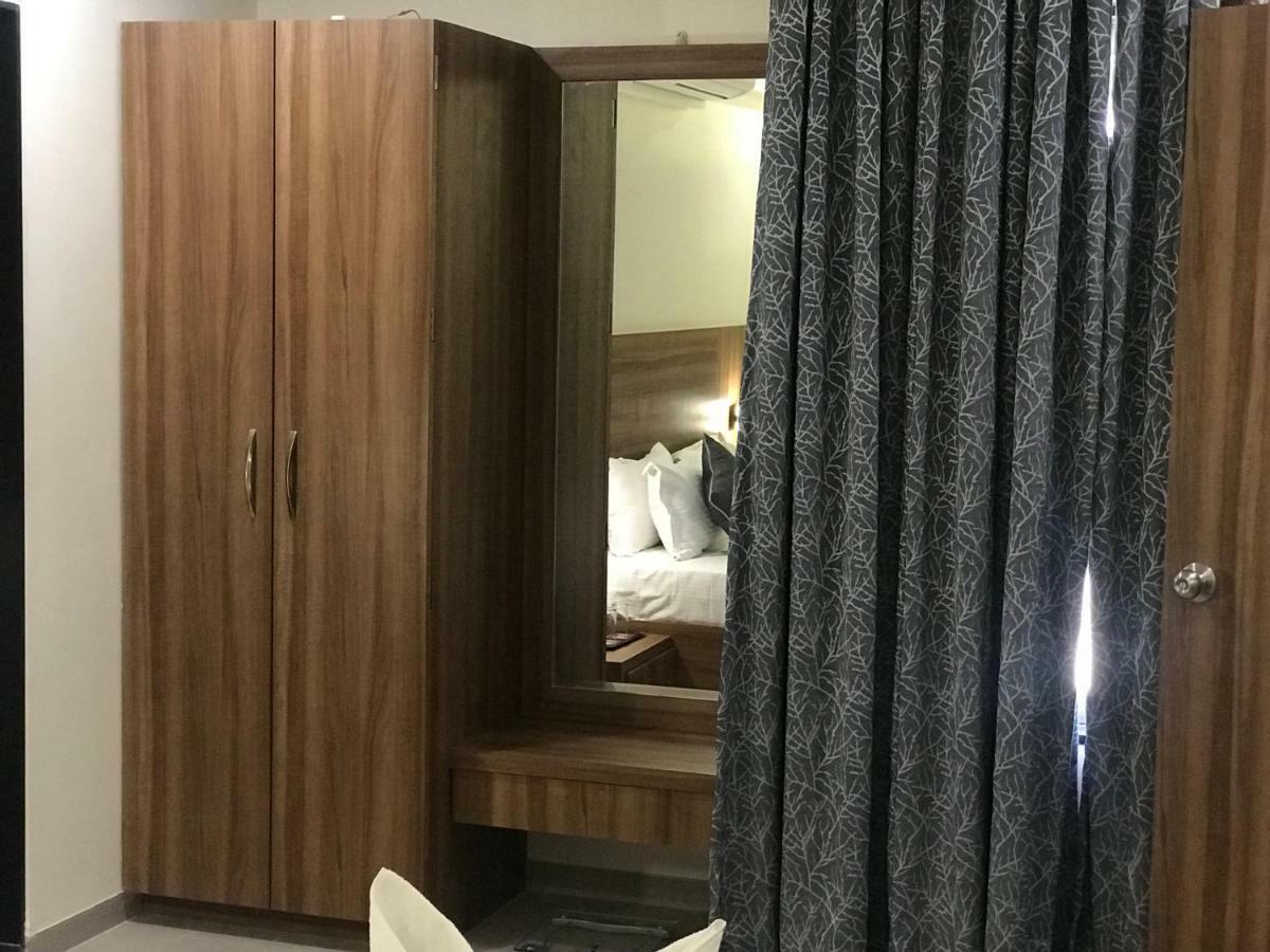 Kyriad Hotel Solapur By Othpl Экстерьер фото